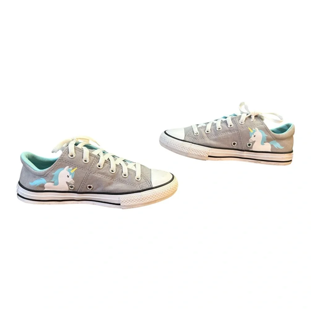 Converse Chuck Taylor All Star Low-top Sneakers Junior’s Size 5 Women’s Size 7